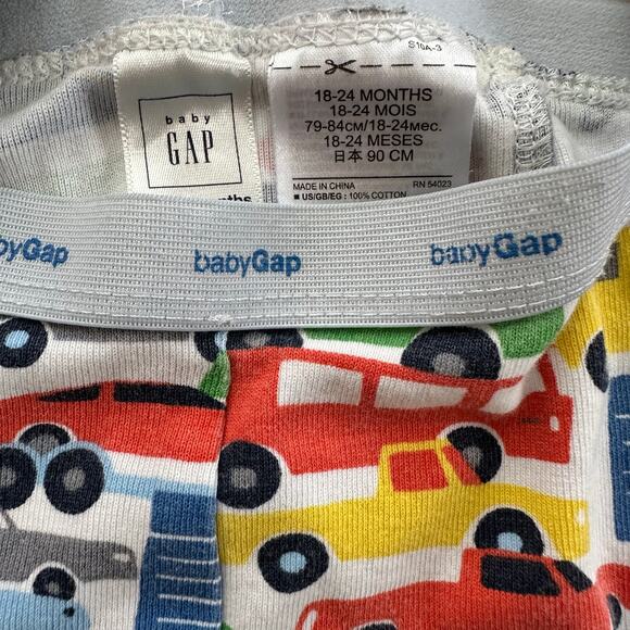 Baby gap fire trucks cars pajamas long sleeve pants set sz 18-24 2 boys - Picture 4 of 8